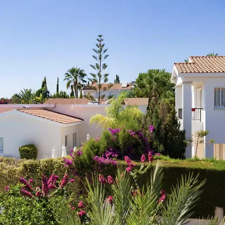 Сasa de vacaciones Melania - Garden Haven Near Coral Bay