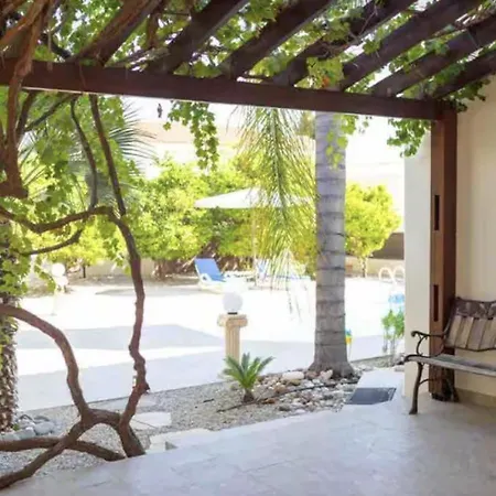 Melania - Garden Haven Near Coral Bay * Peyia