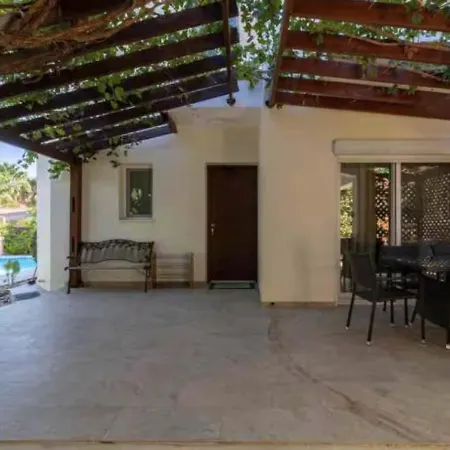 Melania - Garden Haven Near Coral Bay Peyia