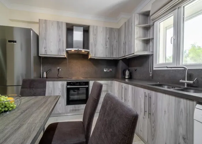 Prázdninový dům Melania - Garden Haven Near Coral Bay