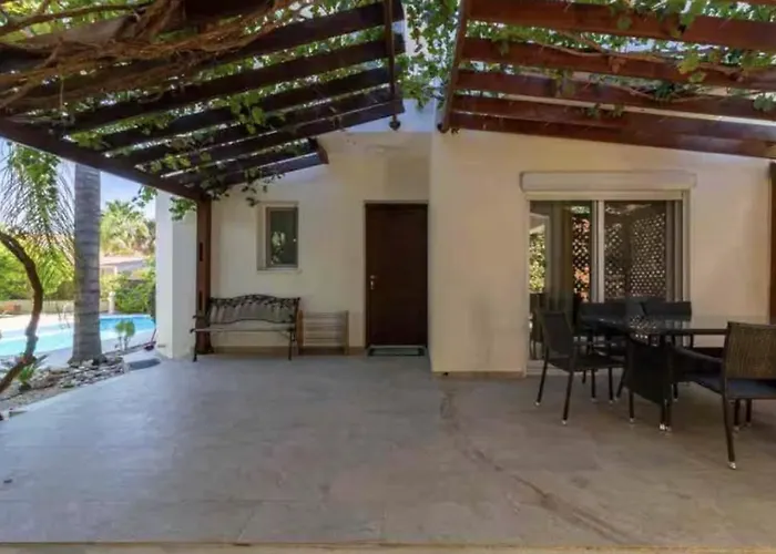 Melania - Garden Haven Near Coral Bay Pegeia