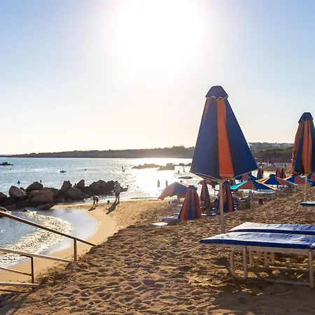 Melania - Garden Haven Near Coral Bay Péjia