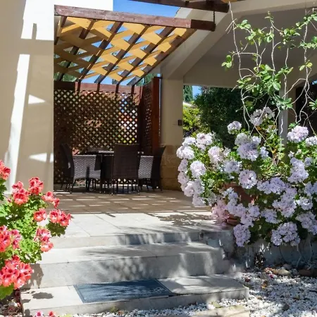 Melania - Garden Haven Near Coral Bay Dom wakacyjny *