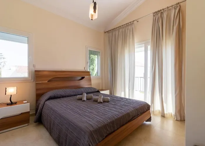 Melania - Garden Haven Near Coral Bay Peyia