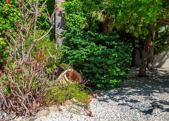 Melania - Garden Haven Near Coral Bay Casa vacanze *